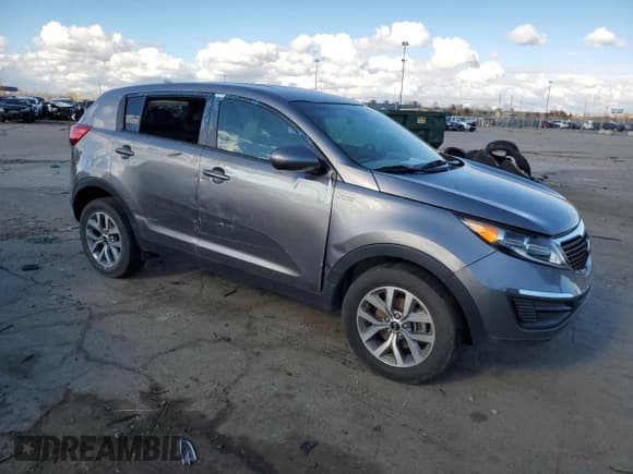 ✅ 2015 Kia Sportage LX • VIN: KNDPBCAC3F7685548 • Lot: 90633905. Wystawiony na Copart z przebiegiem 56 952 mil. Bezpłatny archiwum sprzedaży aukcyjnych z USA i szczegółowy raport historii pojazdu na DreamBid. Zdjęcie 4.