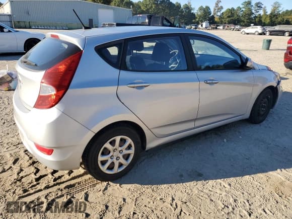 ✅ 2014 Hyundai Accent GS • VIN: KMHCT5AEXEU197234 • Лот: 76030784. Опубликован ранее на Copart с пробегом 76 209 миль. Бесплатный доступ к архиву аукционных продаж из США и подробный отчёт об истории автомобиля на DreamBid. Изображение 3.