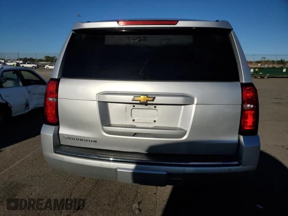 ✅ 2015 Chevrolet Suburban LTZ • VIN: 1GNSKKKC5FR163003 • Lot: 85335425. Wystawiony na Copart z przebiegiem 172 090 mil. Bezpłatny archiwum sprzedaży aukcyjnych z USA i szczegółowy raport historii pojazdu na DreamBid. Zdjęcie 6.