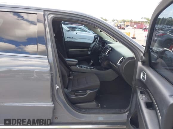 ✅ 2019 Dodge Durango SXT • VIN: 1C4RDHAG6KC644609 • Lot: 43482305. Wystawiony na IAAI z przebiegiem 107 467 mil. Bezpłatny archiwum sprzedaży aukcyjnych z USA i szczegółowy raport historii pojazdu na DreamBid. Zdjęcie 5.