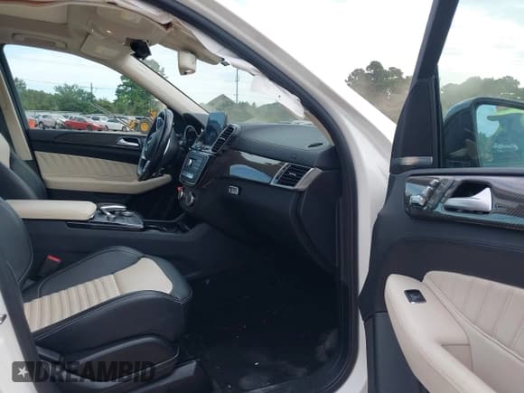 ✅ 2019 Mercedes-Benz GLE 43 AMG • VIN: 4JGDA6EB6KB197321 • Lot: 42699160. Listed on IAAI with 80,624 mi. Free auction sales archive from the USA and detailed vehicle history report at DreamBid. Image 5.