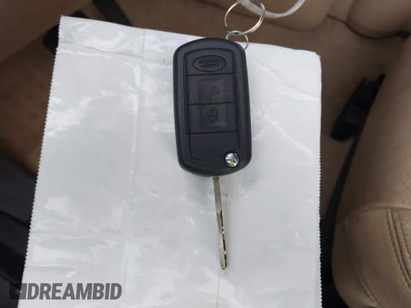 ✅ 2005 Land Rover LR3 HSE • VIN: SALAG25405A329606 • Лот: 43701005. Опубликован ранее на IAAI с пробегом 253 250 миль. Бесплатный доступ к архиву аукционных продаж из США и подробный отчёт об истории автомобиля на DreamBid. Изображение 11.