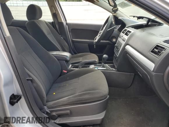 ✅ 2006 Mercury Milan • VIN: 3MEFM07116R667115 • Лот: 69035675. Опубликован ранее на Copart с пробегом 133 681 миль. Бесплатный доступ к архиву аукционных продаж из США и подробный отчёт об истории автомобиля на DreamBid. Изображение 7.