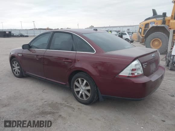 ✅ 2008 Ford Taurus SEL • VIN: 1FAHP24W28G105270 • Lot: 43723189. Listed on IAAI with 179,775 mi. Free auction sales archive from the USA and detailed vehicle history report at DreamBid. Image 3.