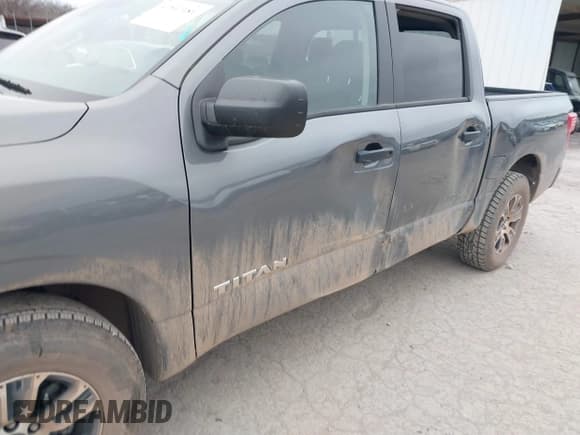 ✅ 2023 Nissan Titan SV • VIN: 1N6AA1EE0PN110911 • Lot: 41547181. Listed on IAAI with 42,643 mi. Free auction sales archive from the USA and detailed vehicle history report at DreamBid. Image 6.