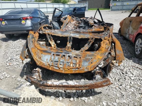 ✅ 2017 Hyundai Santa Fe 2.4L • VIN: 5XYZUDLB5HG495611 • Лот: 64752125. Опубликован ранее на Copart с пробегом Не указан. Бесплатный доступ к архиву аукционных продаж из США и подробный отчёт об истории автомобиля на DreamBid. Изображение 5.