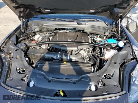 ✅ 2024 Maserati Grecale GT • VIN: ZN6PMDAA0R7455287 • Lot: 85956135. Listed on Copart with 4,141 mi. Free auction sales archive from the USA and detailed vehicle history report at DreamBid. Image 12.