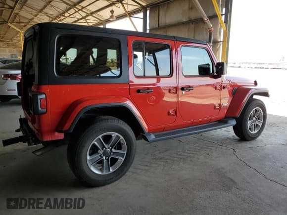 ✅ 2020 Jeep Wrangler Unlimited Sahara Altitude • VIN: 1C4HJXEN8LW268874 • Lot: 58557845. Wystawiony na Copart z przebiegiem 77 708 mil. Bezpłatny archiwum sprzedaży aukcyjnych z USA i szczegółowy raport historii pojazdu na DreamBid. Zdjęcie 3.