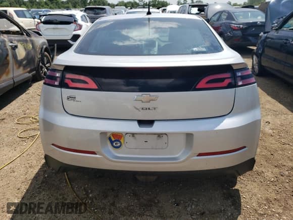 ✅ 2013 Chevrolet Volt • VIN: 1G1RA6E48DU143126 • Lot: 55509364. Wystawiony na Copart z przebiegiem 101 926 mil. Bezpłatny archiwum sprzedaży aukcyjnych z USA i szczegółowy raport historii pojazdu na DreamBid. Zdjęcie 6.