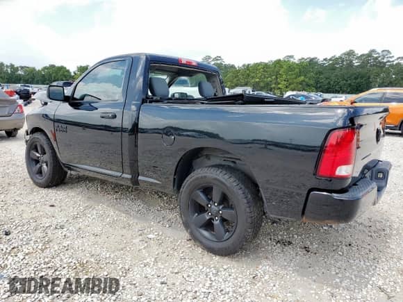 2017 Ram 1500 Tradesman z VIN 3C6JR6AG4HG636931, wystawiony jako Copart lot #60932795 z przebiegiem 157 961 mil mil oraz Szkoda całkowita • Salvage title. Historia ofert i sprzedaży dostępna na DreamBid. Obrazek 2.