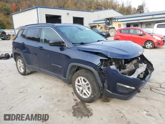 ✅ 2019 Jeep Compass Sport • VIN: 3C4NJCAB4KT677305 • Lot: 91971555. Wystawiony na Copart z przebiegiem 79 811 mil. Bezpłatny archiwum sprzedaży aukcyjnych z USA i szczegółowy raport historii pojazdu na DreamBid. Zdjęcie 4.