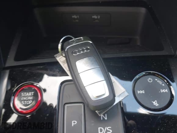 ✅ 2022 Audi RS 3 • VIN: WUAG4DGY2NA907150 • Лот: 41693580. Опубликован ранее на IAAI с пробегом 39 024 миль. Бесплатный доступ к архиву аукционных продаж из США и подробный отчёт об истории автомобиля на DreamBid. Изображение 11.