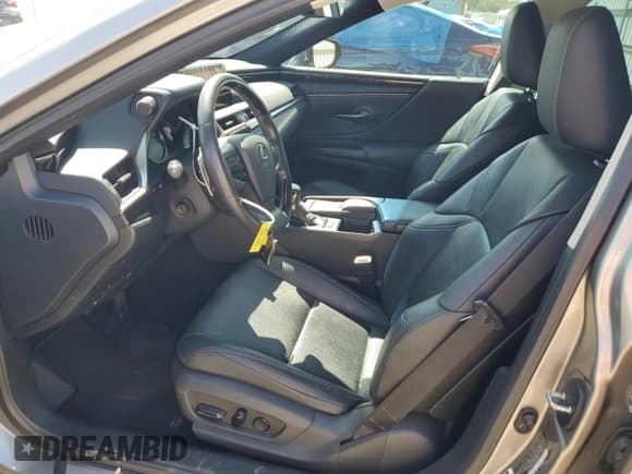 ✅ 2020 Lexus ES 300h • VIN: 58AD21B13LU008960 • Лот: 80393405. Опубликован ранее на Copart с пробегом 72 630 миль. Бесплатный доступ к архиву аукционных продаж из США и подробный отчёт об истории автомобиля на DreamBid. Изображение 7.