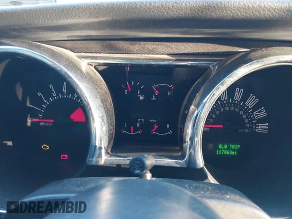 ✅ 2006 Ford Mustang GT Deluxe • VIN: 1ZVHT82H765209546 • Lot: 43661043. Listed on IAAI with 117,863 mi. Free auction sales archive from the USA and detailed vehicle history report at DreamBid. Image 7.