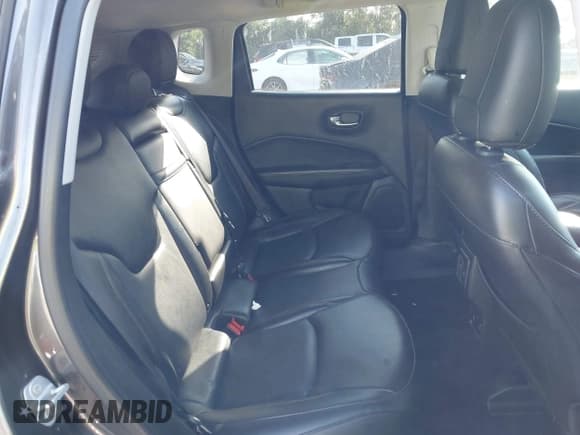 ✅ 2020 Jeep Compass Limited • VIN: 3C4NJCCB1LT140664 • Lot: 42975005. Listed on IAAI with 96,399 mi. Free auction sales archive from the USA and detailed vehicle history report at DreamBid. Image 8.