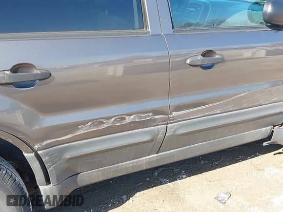 ✅ 2004 Ford Escape XLT • VIN: 1FMYU03164KB22170 • Lot: 41991801. Listed on IAAI with 170,492 mi. Free auction sales archive from the USA and detailed vehicle history report at DreamBid. Image 12.