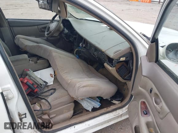 ✅ 1999 Buick Century Limited • VIN: 2G4WY52M1X1486506 • Lot: 42485724. Wystawiony na IAAI z przebiegiem Nie podano. Bezpłatny archiwum sprzedaży aukcyjnych z USA i szczegółowy raport historii pojazdu na DreamBid. Zdjęcie 5.