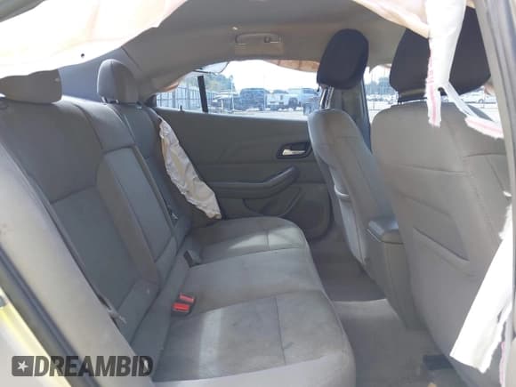 ✅ 2015 Chevrolet Malibu LS • VIN: 1G11B5SL4FF170279 • Lot: 43364547. Listed on IAAI with 179,191 mi. Free auction sales archive from the USA and detailed vehicle history report at DreamBid. Image 8.