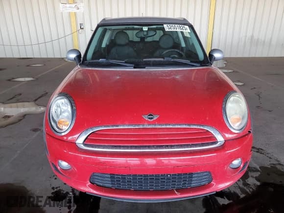 ✅ 2008 MINI Clubman • VIN: WMWML33528TN68081 • Lot: 52551825. Wystawiony na Copart z przebiegiem 114 825 mil. Bezpłatny archiwum sprzedaży aukcyjnych z USA i szczegółowy raport historii pojazdu na DreamBid. Zdjęcie 5.