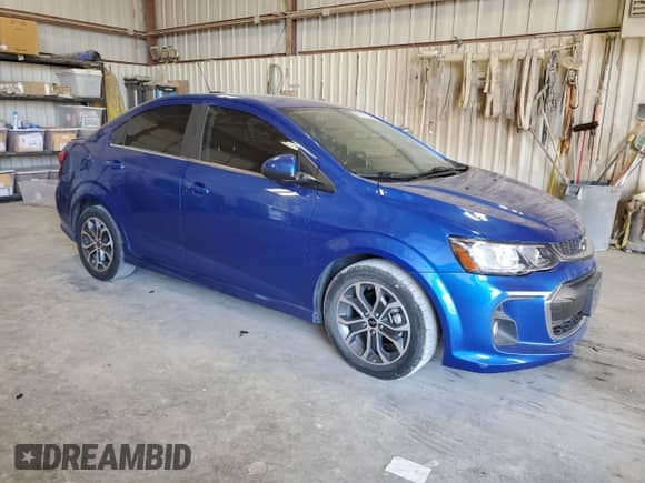 ✅ 2020 Chevrolet Sonic LT • VIN: 1G1JD5SB0L4135800 • Lot: 59463194. Wystawiony na Copart z przebiegiem 47 192 mil mil. Skorzystaj z bezpłatnego archiwum sprzedaży aukcyjnych z USA i zobacz szczegółowy raport historii pojazdu na DreamBid. Zdjęcie 4.