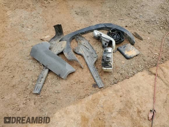 2002 Chevrolet Suburban Z71 z VIN 3GNFK16Z72G349789, wystawiony jako Copart lot #79714354 z przebiegiem 290 525 mil mil oraz Szkoda całkowita • Salvage title. Historia ofert i sprzedaży dostępna na DreamBid. Obrazek 15.