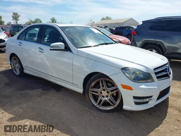 ✅ 2014 Mercedes-Benz C 300 Sport • VIN: WDDGF8AB2ER310266 • Lot: 43344871. Listed on IAAI with 192,558 mi. Free auction sales archive from the USA and detailed vehicle history report at DreamBid. Image 1.