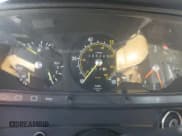 ✅ 1981 Mercedes-Benz 240 • VIN: WDBAB23A5BB239807 • Lot: 64985295. Wystawiony na Copart z przebiegiem 205 285 mil. Bezpłatny archiwum sprzedaży aukcyjnych z USA i szczegółowy raport historii pojazdu na DreamBid. Zdjęcie 9.