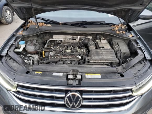 ✅ 2024 Volkswagen Tiguan S • VIN: 3VVFB7AX0RM039949 • Lot: 93084885. Wystawiony na Copart z przebiegiem 62 779 mil. Bezpłatny archiwum sprzedaży aukcyjnych z USA i szczegółowy raport historii pojazdu na DreamBid. Zdjęcie 12.