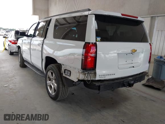✅ 2020 Chevrolet Suburban LT • VIN: 1GNSCHKC3LR181222 • Lot: 43047813. Wystawiony na IAAI z przebiegiem 103 318 mil. Bezpłatny archiwum sprzedaży aukcyjnych z USA i szczegółowy raport historii pojazdu na DreamBid. Zdjęcie 3.