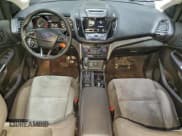 ✅ 2018 Ford Escape SE • VIN: 1FMCU9GD3JUB79087 • Лот: 92539315. Опубликован ранее на Copart с пробегом 92 909 миль. Бесплатный доступ к архиву аукционных продаж из США и подробный отчёт об истории автомобиля на DreamBid. Изображение 8.