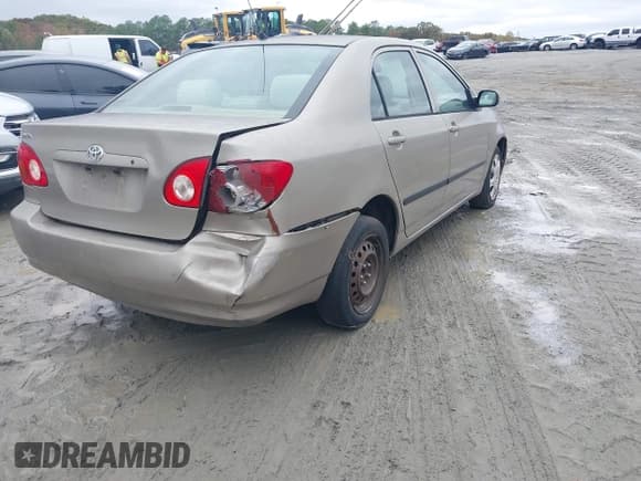 ✅ 2005 Toyota Corolla CE • VIN: 1NXBR32E55Z535152 • Lot: 43454770. Listed on IAAI with 299,999 mi. Free auction sales archive from the USA and detailed vehicle history report at DreamBid. Image 4.