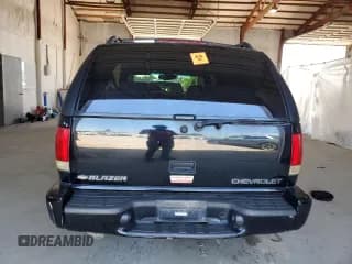 ✅ 2001 Chevrolet Blazer LT • VIN: 1GNDT13W812161577 • Lot: 65667895. Wystawiony na Copart z przebiegiem 183 257 mil. Bezpłatny archiwum sprzedaży aukcyjnych z USA i szczegółowy raport historii pojazdu na DreamBid. Zdjęcie 6.