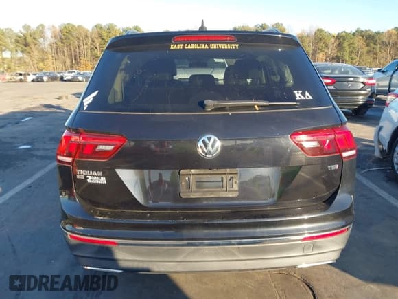 ✅ 2018 Volkswagen Tiguan SEL • VIN: 3VV3B7AX0JM187705 • Lot: 43674121. Wystawiony na IAAI z przebiegiem 106 109 mil. Bezpłatny archiwum sprzedaży aukcyjnych z USA i szczegółowy raport historii pojazdu na DreamBid. Zdjęcie 17.