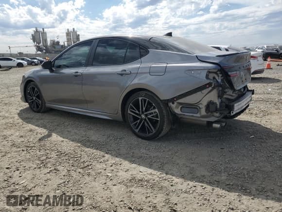 ✅ 2025 Toyota Camry XSE • VIN: 4T1DAACK1SU559047 • Lot: 82544835. Wystawiony na Copart z przebiegiem 13 570 mil. Bezpłatny archiwum sprzedaży aukcyjnych z USA i szczegółowy raport historii pojazdu na DreamBid. Zdjęcie 2.