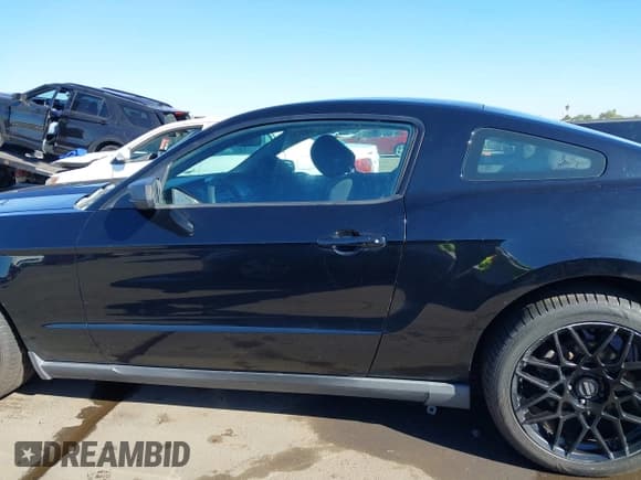 ✅ 2012 Ford Mustang V6 • VIN: 1ZVBP8AM2C5280996 • Лот: 43629091. Опубликован ранее на IAAI с пробегом 148 800 миль. Бесплатный доступ к архиву аукционных продаж из США и подробный отчёт об истории автомобиля на DreamBid. Изображение 14.