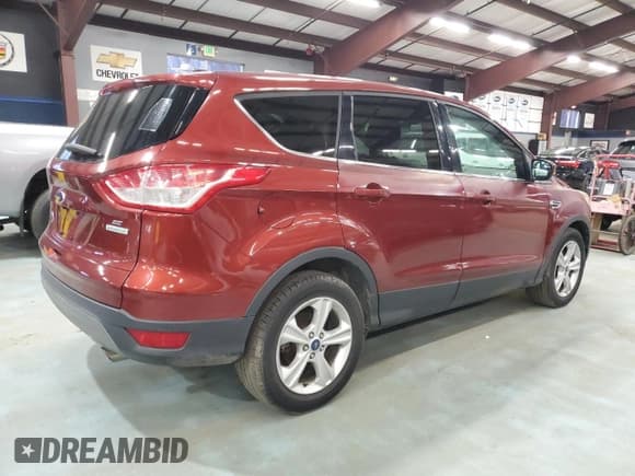 ✅ 2014 Ford Escape SE • VIN: 1FMCU0GX5EUC00503 • Lot: 92283725. Wystawiony na Copart z przebiegiem 64 191 mil. Bezpłatny archiwum sprzedaży aukcyjnych z USA i szczegółowy raport historii pojazdu na DreamBid. Zdjęcie 3.