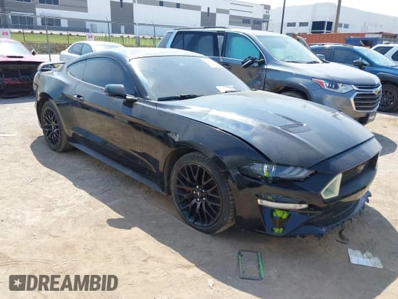 ✅ 2019 Ford Mustang GT Premium • VIN: 1FA6P8CF2K5187919 • Lot: 43166833. Wystawiony na IAAI z przebiegiem 90 298 mil. Bezpłatny archiwum sprzedaży aukcyjnych z USA i szczegółowy raport historii pojazdu na DreamBid. Zdjęcie 1.