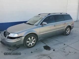 ✅ 2002 Volkswagen Passat GLX • VIN: WVWWH63B92E210329 • Lot: 53953085. Wystawiony na Copart z przebiegiem 122 795 mil. Bezpłatny archiwum sprzedaży aukcyjnych z USA i szczegółowy raport historii pojazdu na DreamBid. Zdjęcie 1.