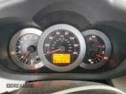 ✅ 2006 Toyota RAV4 • VIN: JTMZD33V365011137 • Lot: 91037075. Wystawiony na Copart z przebiegiem 123 476 mil. Bezpłatny archiwum sprzedaży aukcyjnych z USA i szczegółowy raport historii pojazdu na DreamBid. Zdjęcie 9.