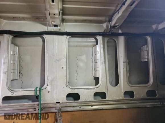 ✅ 2020 Nissan NV Cargo S • VIN: 1N6BF0LYXLN808661 • Лот: 57201965. Опубликован ранее на Copart с пробегом 145 562 миль. Бесплатный доступ к архиву аукционных продаж из США и подробный отчёт об истории автомобиля на DreamBid. Изображение 11.