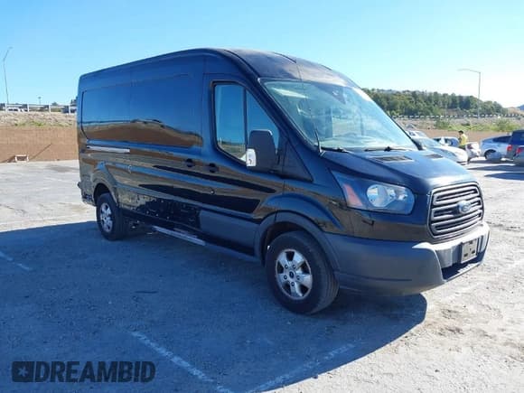 ✅ 2017 Ford Transit • VIN: 1FTYR2CM4HKB51331 • Лот: 41825000. Опубликован ранее на IAAI с пробегом 70 795 миль. Бесплатный доступ к архиву аукционных продаж из США и подробный отчёт об истории автомобиля на DreamBid. Изображение 1.