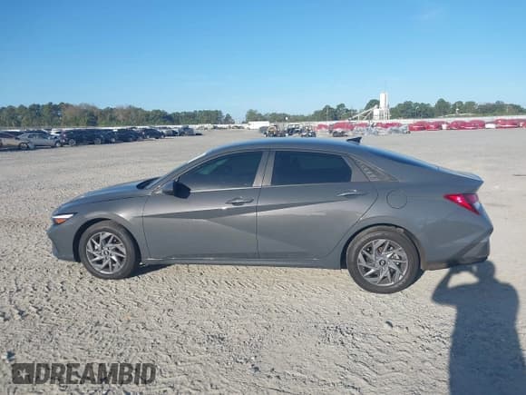✅ 2024 Hyundai Elantra SEL • VIN: KMHLM4DG5RU693066 • Lot: 43362721. Listed on IAAI with 26,864 mi. Free auction sales archive from the USA and detailed vehicle history report at DreamBid. Image 14.