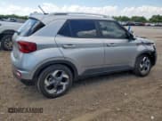 ✅ 2024 Hyundai Venue SEL • VIN: KMHRC8A31RU329720 • Лот: 71304835. Опубликован ранее на Copart с пробегом 4 476 миль. Бесплатный доступ к архиву аукционных продаж из США и подробный отчёт об истории автомобиля на DreamBid. Изображение 3.