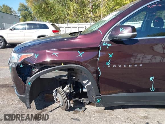 ✅ 2021 Chevrolet Traverse LT Cloth • VIN: 1GNEVGKW3MJ261227 • Lot: 43453989. Wystawiony na IAAI z przebiegiem 52 787 mil. Bezpłatny archiwum sprzedaży aukcyjnych z USA i szczegółowy raport historii pojazdu na DreamBid. Zdjęcie 17.