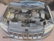 ✅ 2016 Jeep Compass Sport SE • VIN: 1C4NJCBA9GD666352 • Lot: 92598185. Wystawiony na Copart z przebiegiem 139 740 mil. Bezpłatny archiwum sprzedaży aukcyjnych z USA i szczegółowy raport historii pojazdu na DreamBid. Zdjęcie 12.