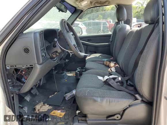 2005 Chevrolet Silverado 1500 Work Truck с VIN 1GCEC14X65Z284327, выставлен на аукционе Copart как лот 62468105 с пробегом 72 237 миль миль и Списание • Salvage title. История ставок и продаж доступна на DreamBid. Изображение 7.