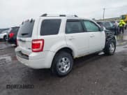 ✅ 2009 Ford Escape Limited • VIN: 1FMCU94G09KB77240 • Lot: 42321802. Wystawiony na IAAI z przebiegiem 143 127 mil. Bezpłatny archiwum sprzedaży aukcyjnych z USA i szczegółowy raport historii pojazdu na DreamBid. Zdjęcie 4.