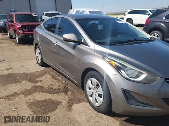 ✅ 2016 Hyundai Elantra SE • VIN: 5NPDH4AE4GH676217 • Lot: 70168705. Listed on Copart with 141,905 mi. Free auction sales archive from the USA and detailed vehicle history report at DreamBid. Image 14.