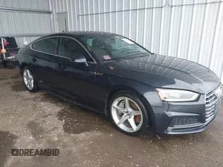 ✅ 2018 Audi A5 Sportback Premium Plus • VIN: WAUENCF5XJA020860 • Lot: 42564922. Wystawiony na IAAI z przebiegiem 84 646 mil. Bezpłatny archiwum sprzedaży aukcyjnych z USA i szczegółowy raport historii pojazdu na DreamBid. Zdjęcie 1.