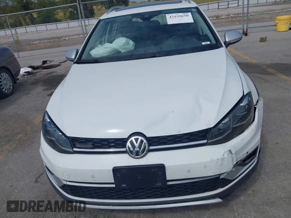 ✅ 2019 Volkswagen Golf S • VIN: 3VWH17AUXKM517653 • Lot: 43159650. Wystawiony na IAAI z przebiegiem 80 980 mil. Bezpłatny archiwum sprzedaży aukcyjnych z USA i szczegółowy raport historii pojazdu na DreamBid. Zdjęcie 12.